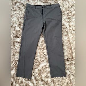 Bonobos stretch dress pants in grey. 33x28